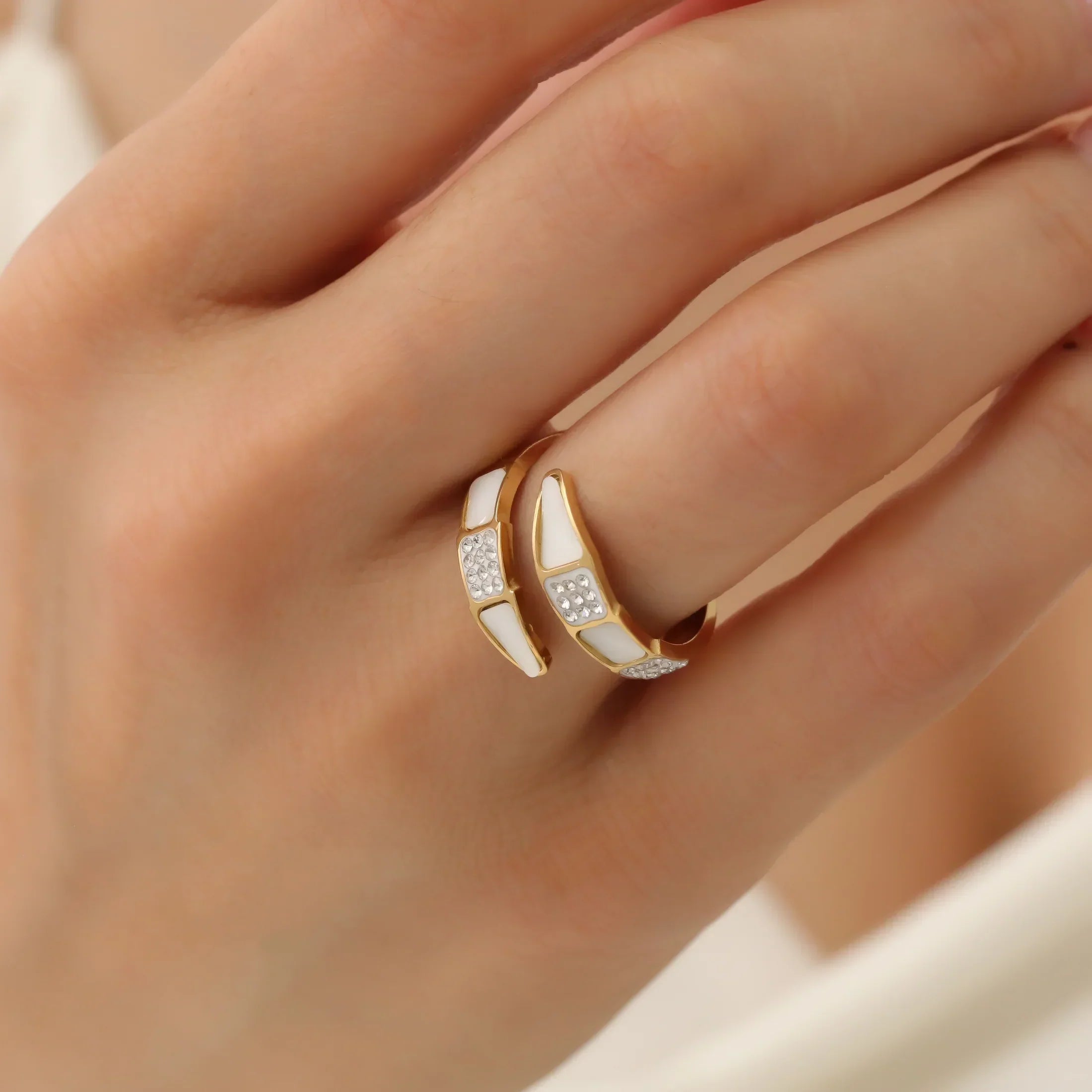 Spiral Ring with Zirconia Plated in 18K Gold